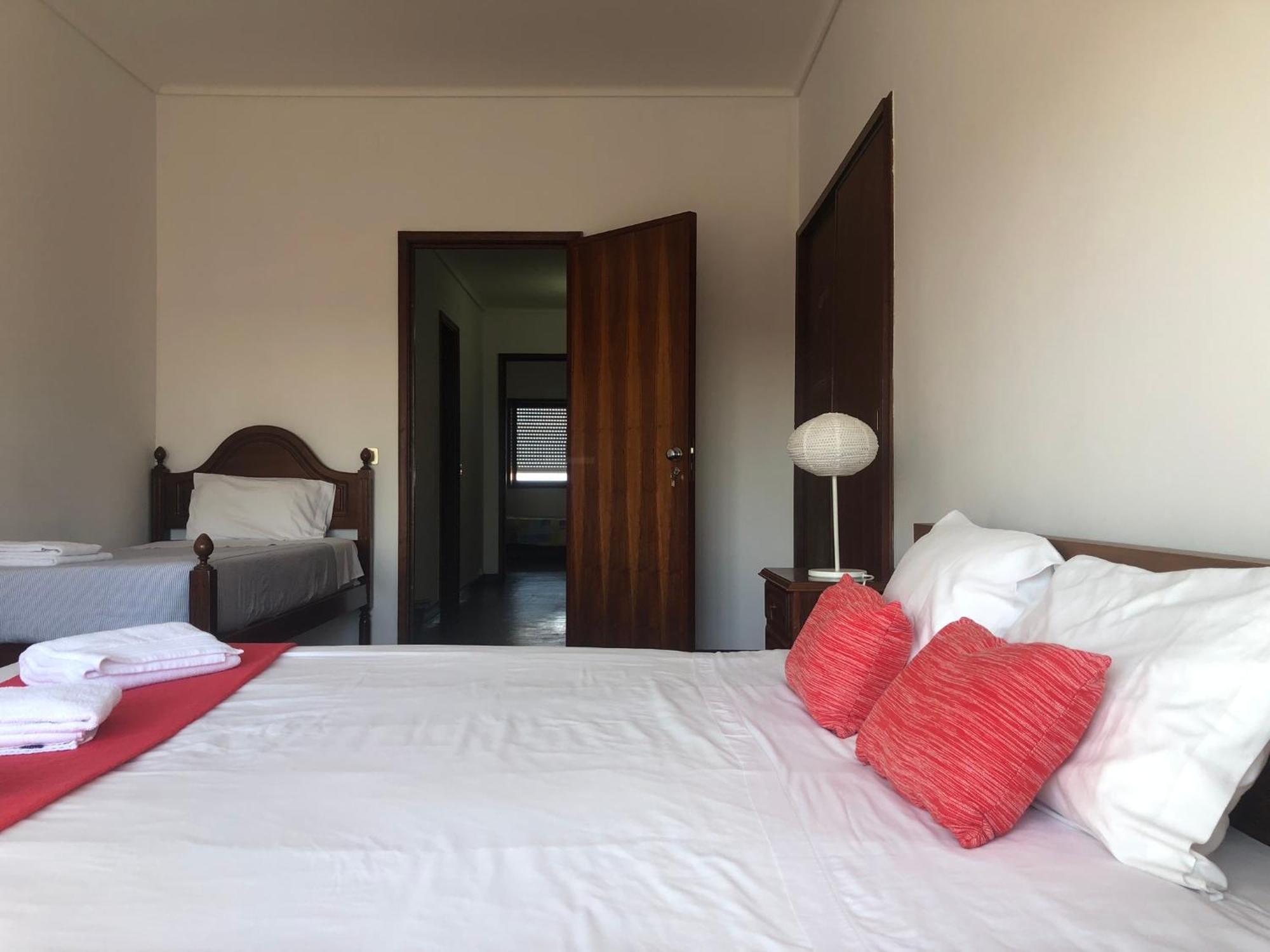 Hotel Avenida 83 Aveiro Esterno foto